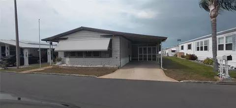 2127 Oahu Dr, Holiday, FL 34691