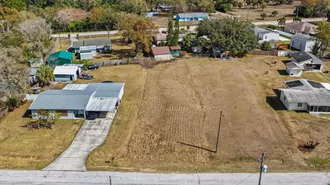 910 Lytle St SW, Ruskin, FL 33570