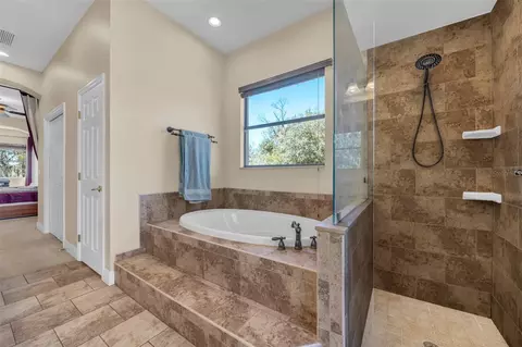 Bath - 13101 Shadow Run Blvd, Riverview, FL 33569 photo 5 of 9