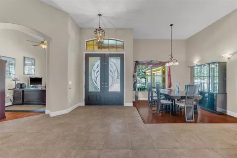 Entry Way - 13101 Shadow Run Blvd, Riverview, FL 33569 photo 2 of 5