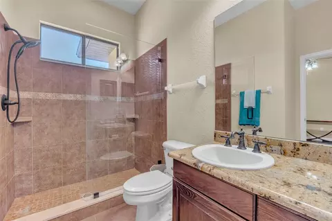 Bath - 13101 Shadow Run Blvd, Riverview, FL 33569 photo 9 of 9