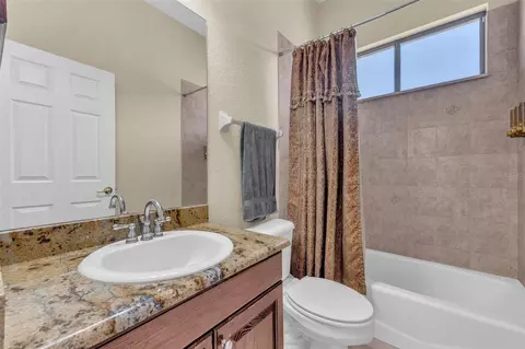 Bath - 13101 Shadow Run Blvd, Riverview, FL 33569 photo 8 of 9
