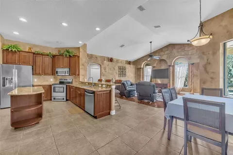 Kitchen - 13101 Shadow Run Blvd, Riverview, FL 33569 photo 1 of 9