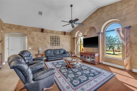 Living - 13101 Shadow Run Blvd, Riverview, FL 33569 photo 2 of 3