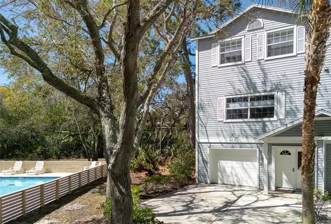 510 Ryans Woods Ln, Palm Harbor, FL 34683