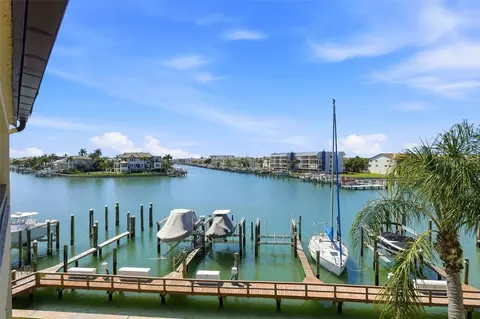 128 1st St E #102, Tierra Verde, FL 33715