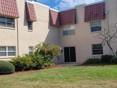 10032 65th Ave N #8, Saint Petersburg, FL 33708