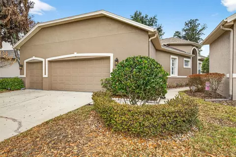 5215 Fairway One Dr, Valrico, FL 33596