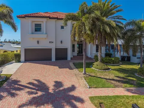 824 Island Way, Clearwater Beach, FL 33767