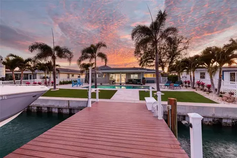 11775 E 4th St E, Treasure Island, FL 33706