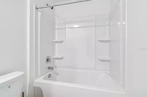 Bath - 4530 Cozy Condor Ct, Bartow, FL 33830 photo 6 of 6