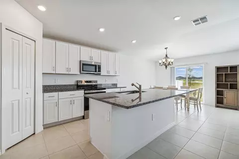 Kitchen - 4530 Cozy Condor Ct, Bartow, FL 33830 photo 2 of 3