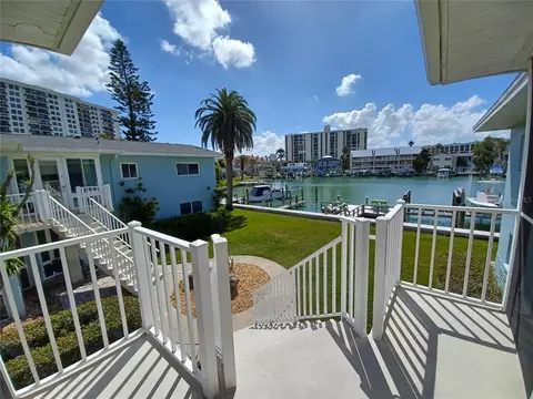231 Skiff Pt #7, Clearwater Beach, FL 33767