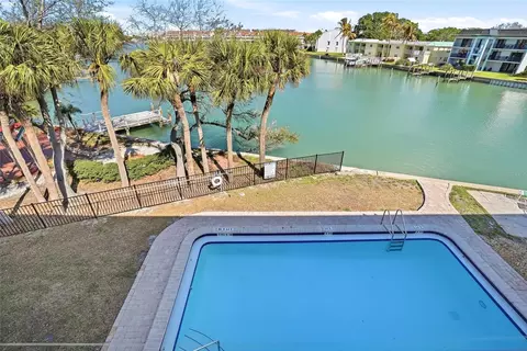 11901 Lagoon Ln #303, Treasure Island, FL 33706