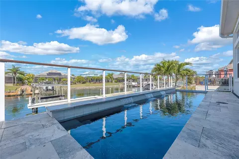5305 Wishing Arch Dr, Apollo Beach, FL 33572