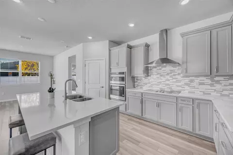 762 Parsons Mooring Ct, Seffner, FL 33584