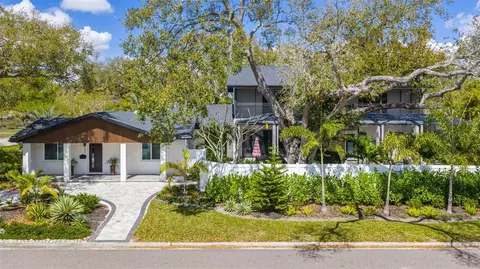 639 43rd Ave N, Saint Petersburg, FL 33703