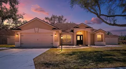 3445 Silverstone Ct, Plant City, FL 33566
