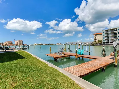 210 Dolphin Pt #B, Clearwater Beach, FL 33767