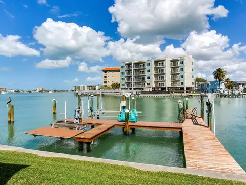 210 Dolphin Pt #B, Clearwater Beach, FL 33767