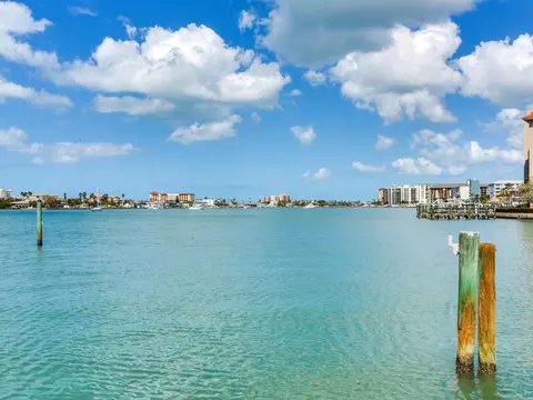 210 Dolphin Pt #B, Clearwater Beach, FL 33767