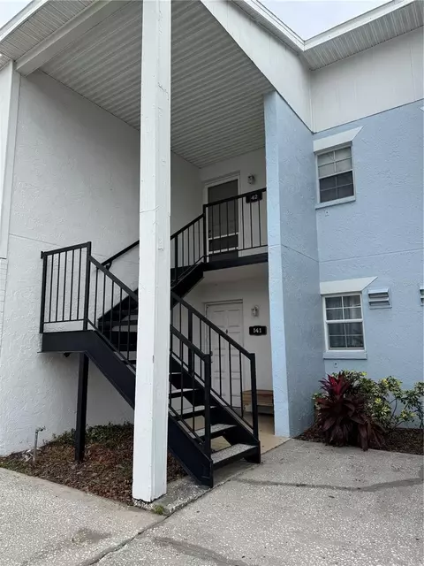 3819 N Oak Dr #I42, Tampa, FL 33611