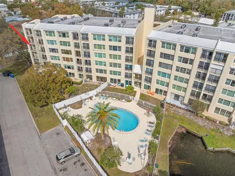 225 Country Club Dr #F-1401, Largo, FL 33771