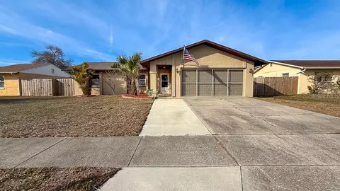 3127 Dole St, Holiday, FL 34691