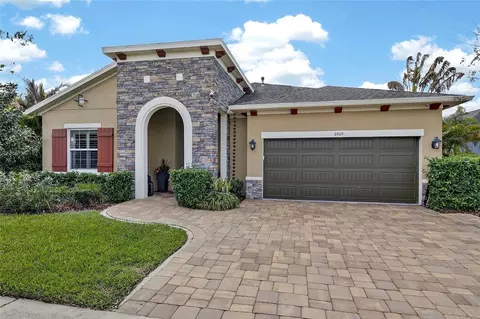 6909 Crestpoint Dr, Apollo Beach, FL 33572