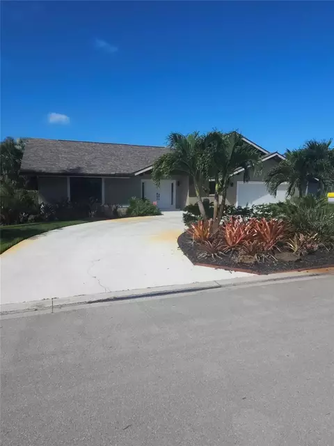 142 Torrey Pines Pt, Naples, FL 34113