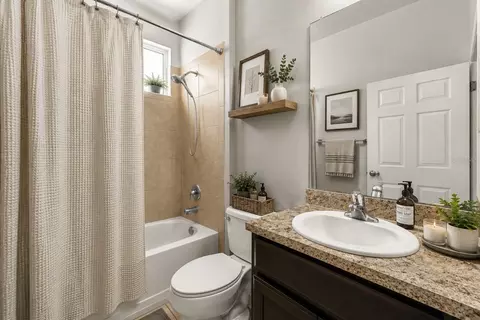 Bath - 10207 Avelar Ridge Dr, Riverview, FL 33578 photo 2 of 2