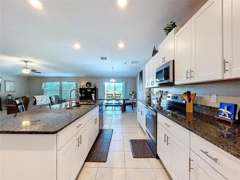 Kitchen - 197 Rain Berry Ave, Ruskin, FL 33570 photo 2 of 3