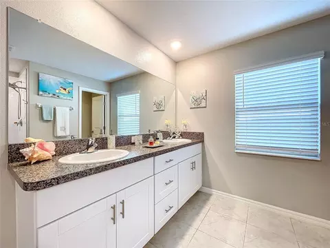 Bath - 197 Rain Berry Ave, Ruskin, FL 33570 photo 3 of 4
