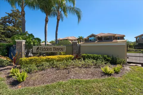 8204 Caponata Blvd, Seminole, FL 33777