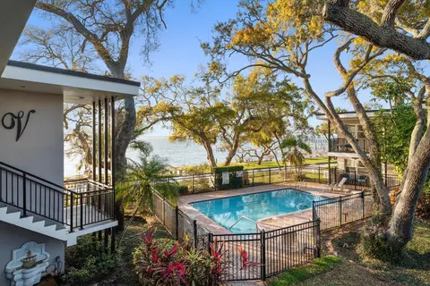 1101 Victoria Dr #17, Dunedin, FL 34698