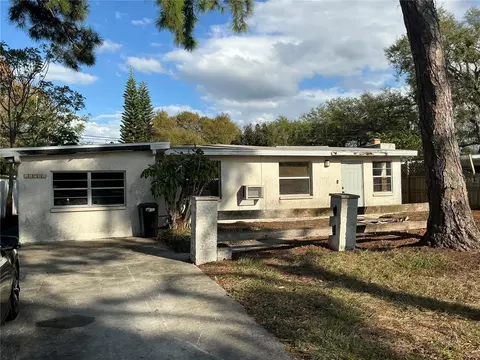 10791 105th St, Largo, FL 33773