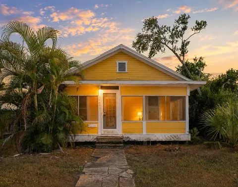 1466 30th Ave N, Saint Petersburg, FL 33704