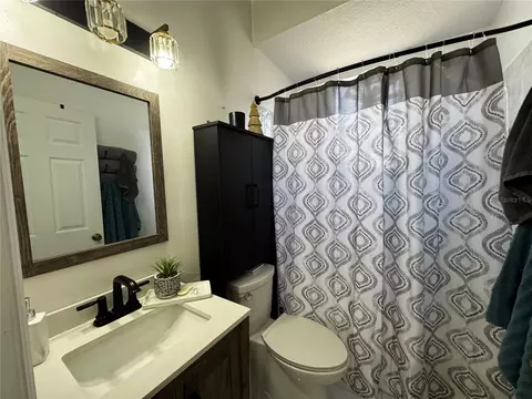 Bath - 10130 Spring Hill Dr, Spring Hill, FL 34608 photo 2 of 3