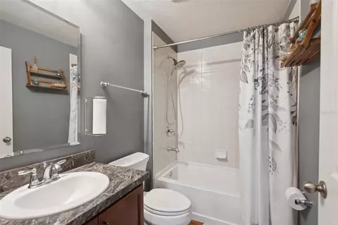 Bath - 4248 Moon Shadow Loop, Mulberry, FL 33860 photo 5 of 5