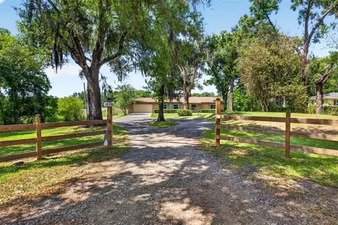16330 Hanna Rd, Lutz, FL 33549