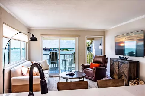 2506 N Rocky Point Dr #369, Tampa, FL 33607