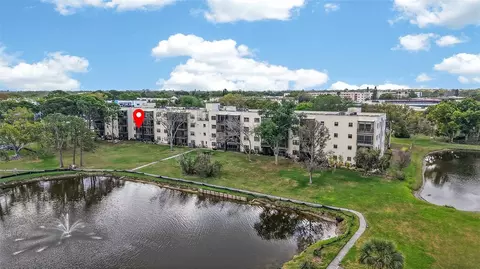 5920 80th St N #203, Saint Petersburg, FL 33709