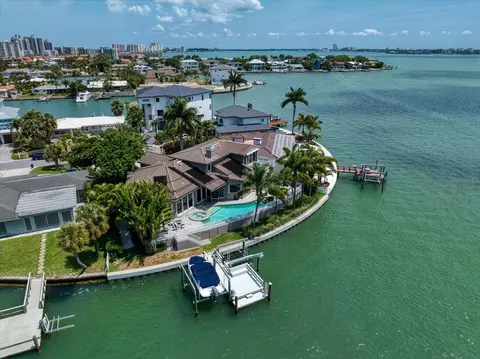 2247 Donato Dr, Belleair Beach, FL 33786