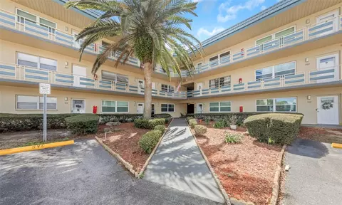 5750 80th St N #B-206, Saint Petersburg, FL 33709
