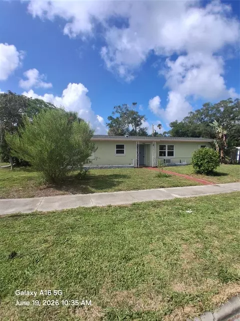 1061 Nokomis St, Clearwater, FL 33755