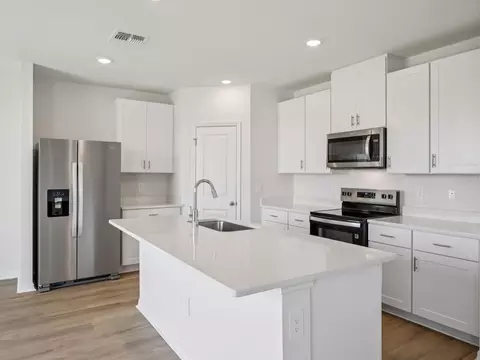 Kitchen - 11316 Bellewood Ter, Parrish, FL 34219 photo 3 of 3