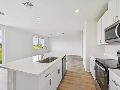 Kitchen - 11259 Bellewood Ter, Parrish, FL 34219 photo 2 of 2