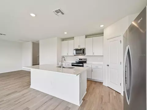 Kitchen - 11259 Bellewood Ter, Parrish, FL 34219 photo 1 of 2
