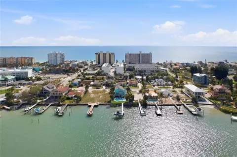 15424 2nd St E, Madeira Beach, FL 33708