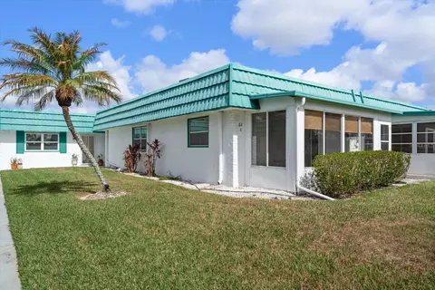205 Kings Blvd #62, Sun City Center, FL 33573